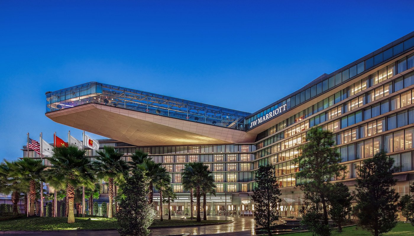 Khách sạn JW Marriott